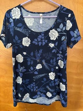 LuLaRoe Navy Floral Scoop Neck Short Sleeve Tee
